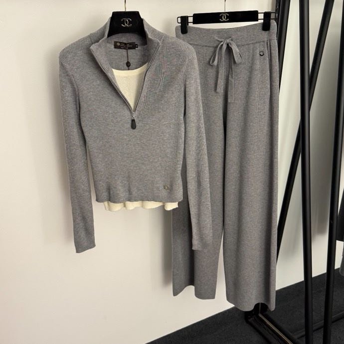 Costume female фото 7