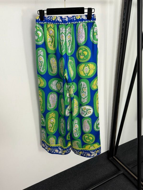 Костюм женский фото 8