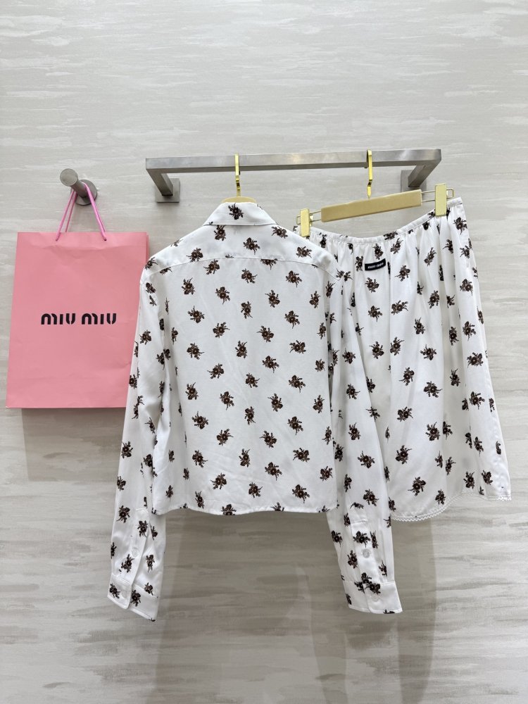 Костюм женский фото 8