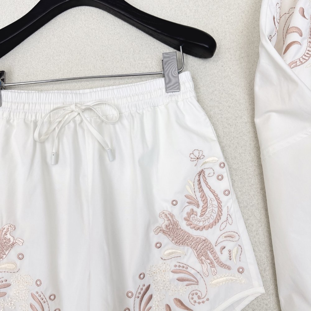 Костюм женский фото 8