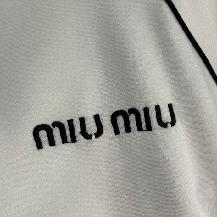 Костюм жіночий фото 8