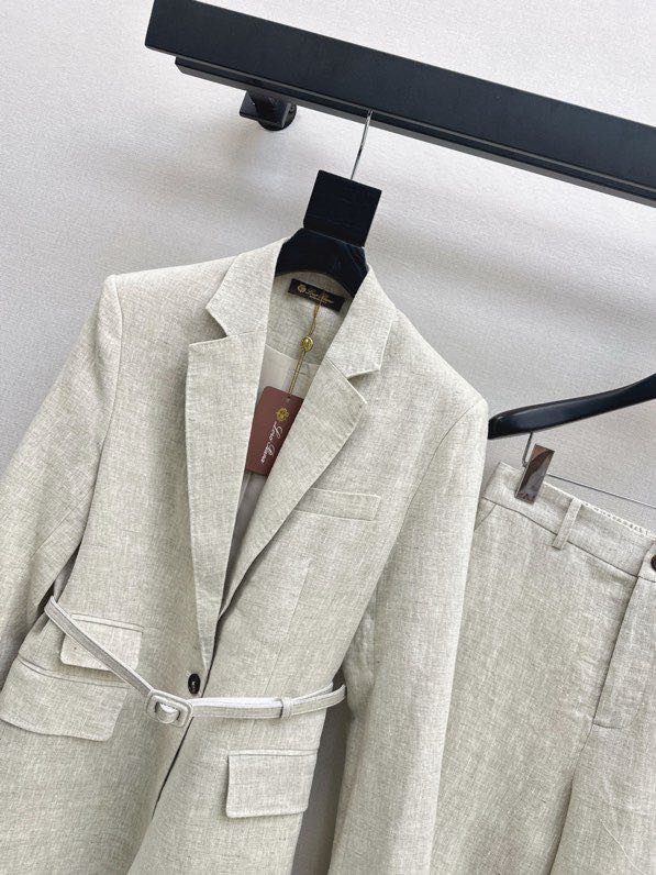 Костюм женский фото 8