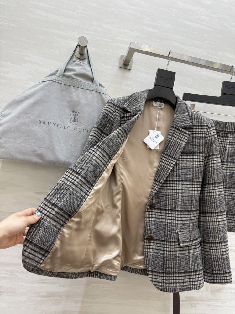 Костюм женский фото 8