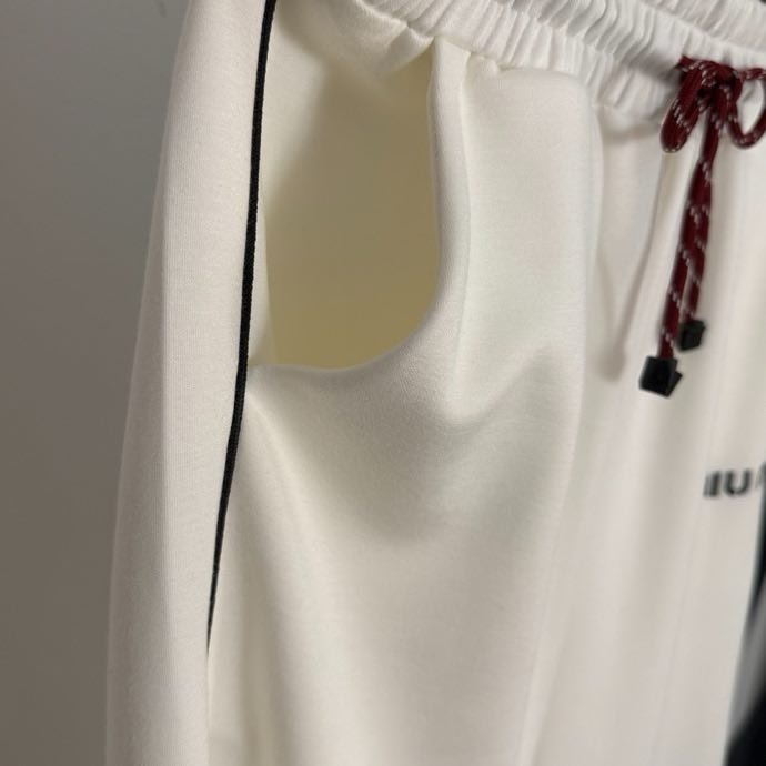 Костюм жіночий фото 8