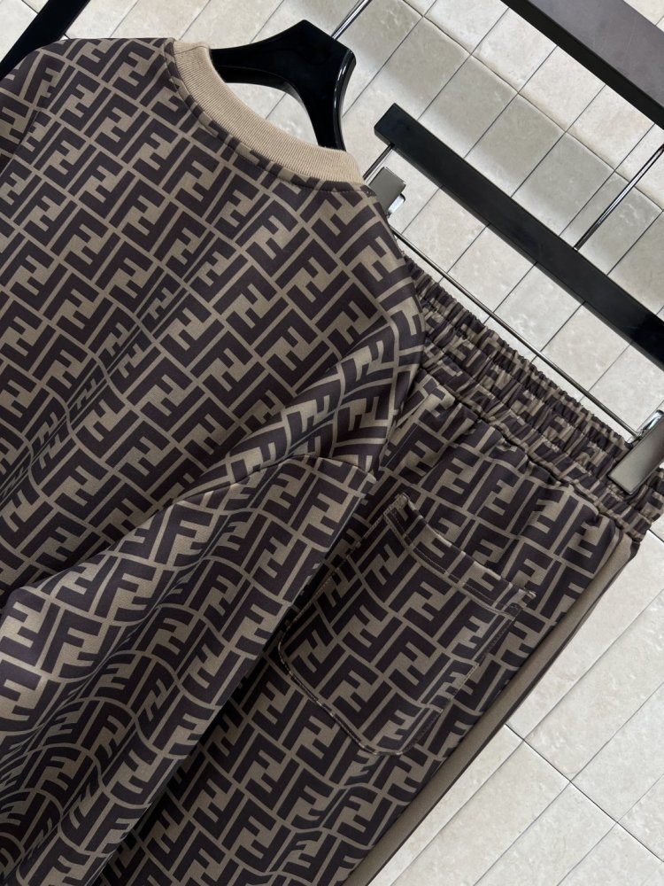 Костюм женский фото 8