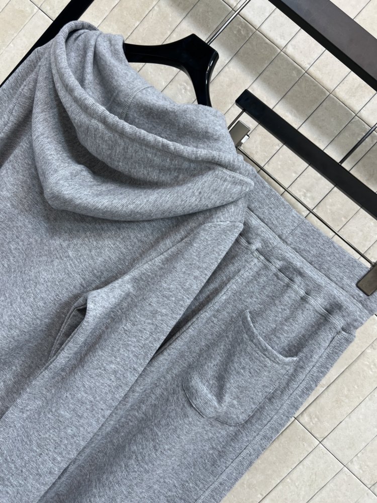 Костюм жіночий фото 8