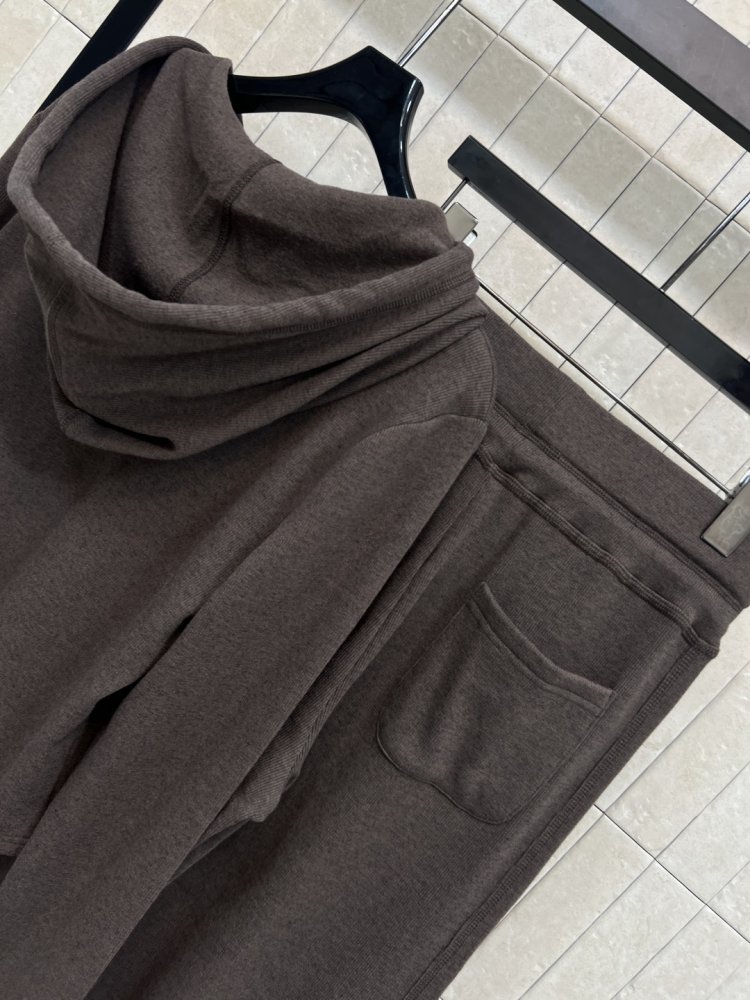 Костюм женский фото 8