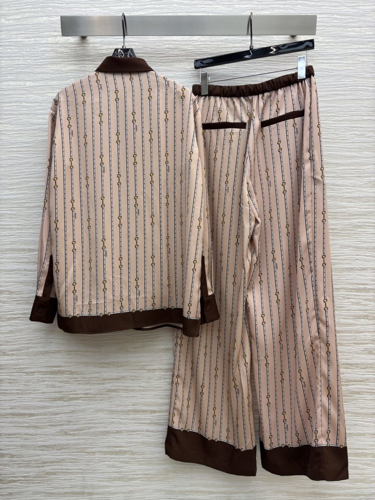 Костюм жіночий фото 8