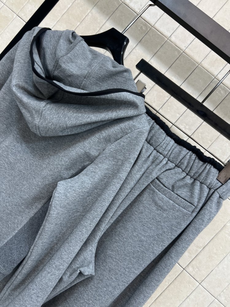 Костюм жіночий фото 8