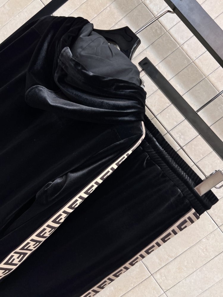 Костюм жіночий фото 8