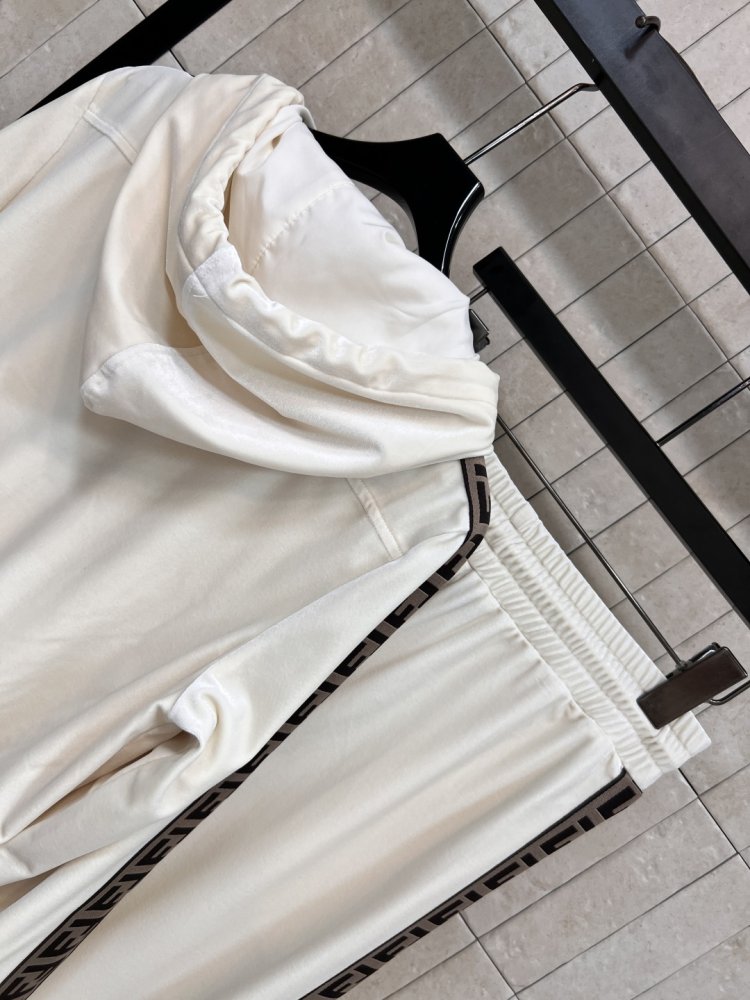 Костюм жіночий фото 8