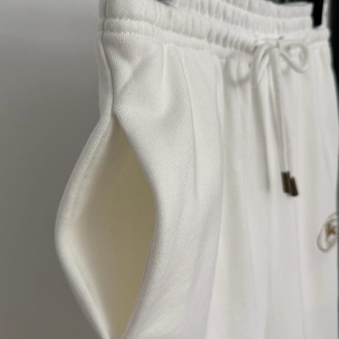 Костюм женский фото 8