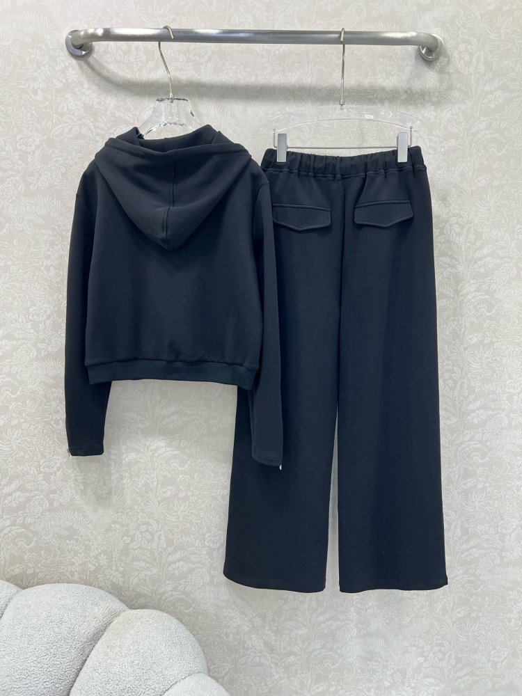 Костюм женский фото 8