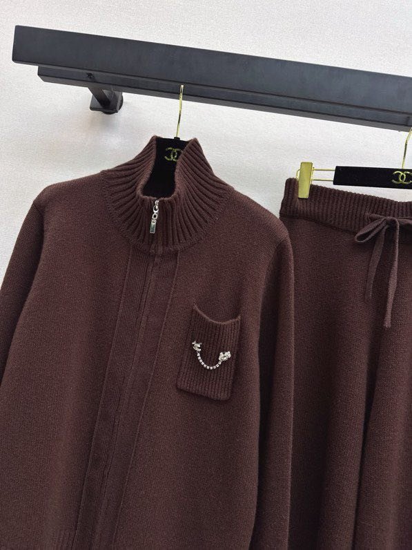 Костюм женский фото 8