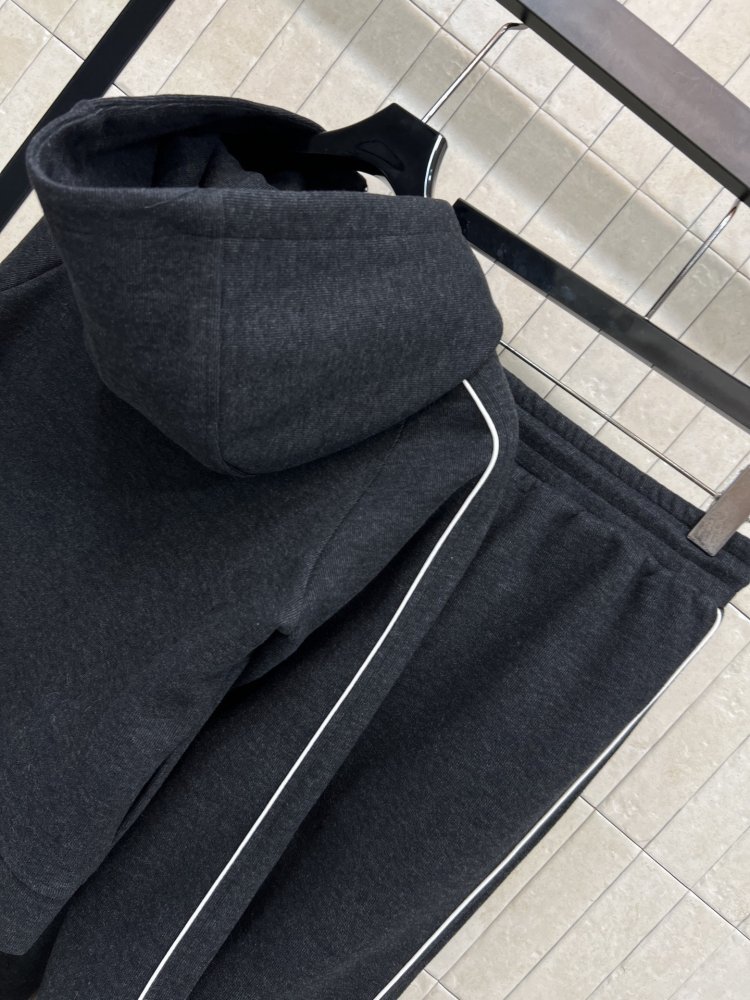 Костюм женский фото 8