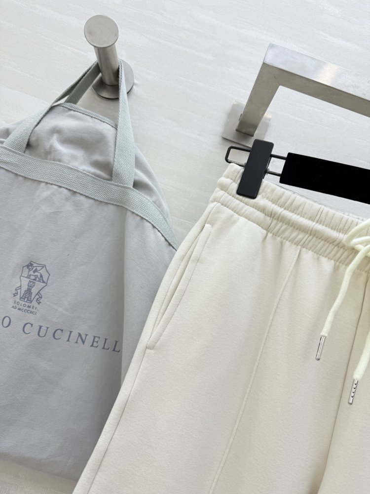 Костюм женский фото 8