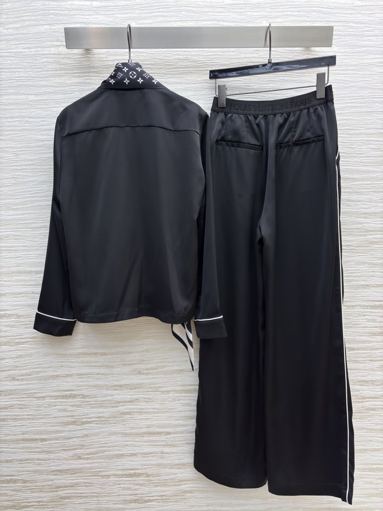 Костюм женский фото 8