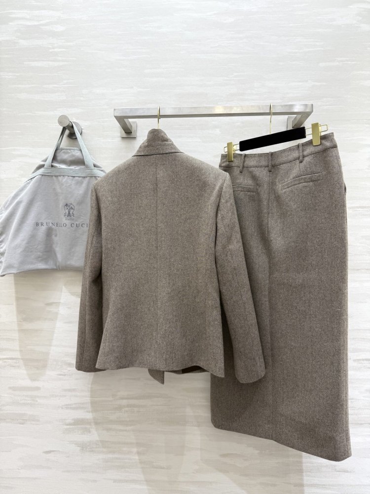 Костюм женский фото 9