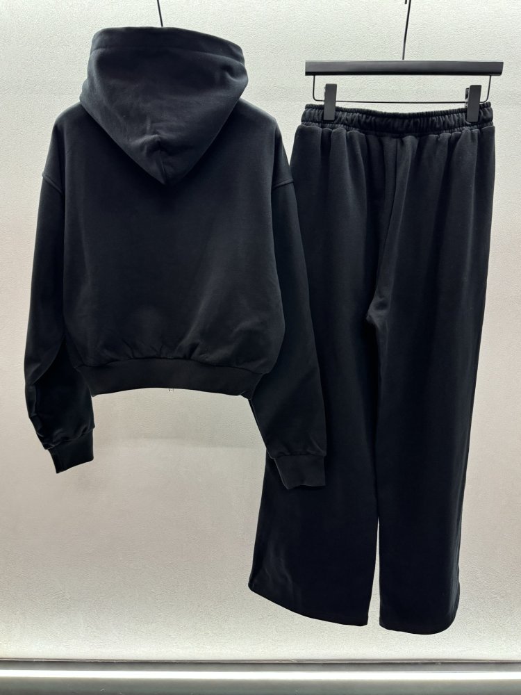 Костюм женский фото 9