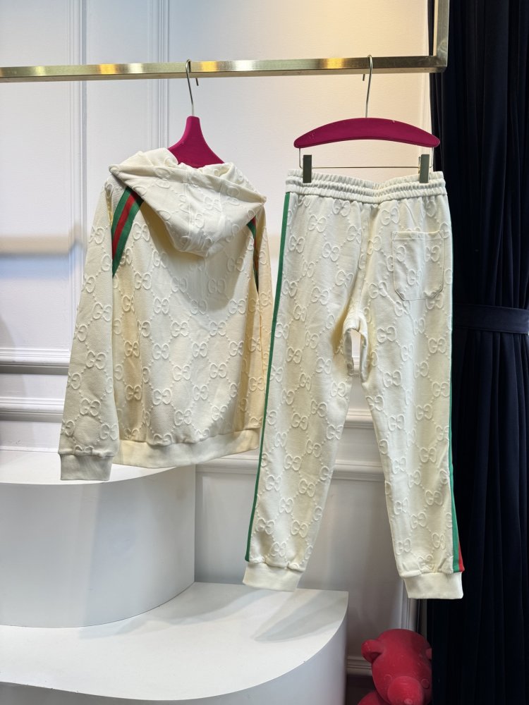 Костюм женский фото 9