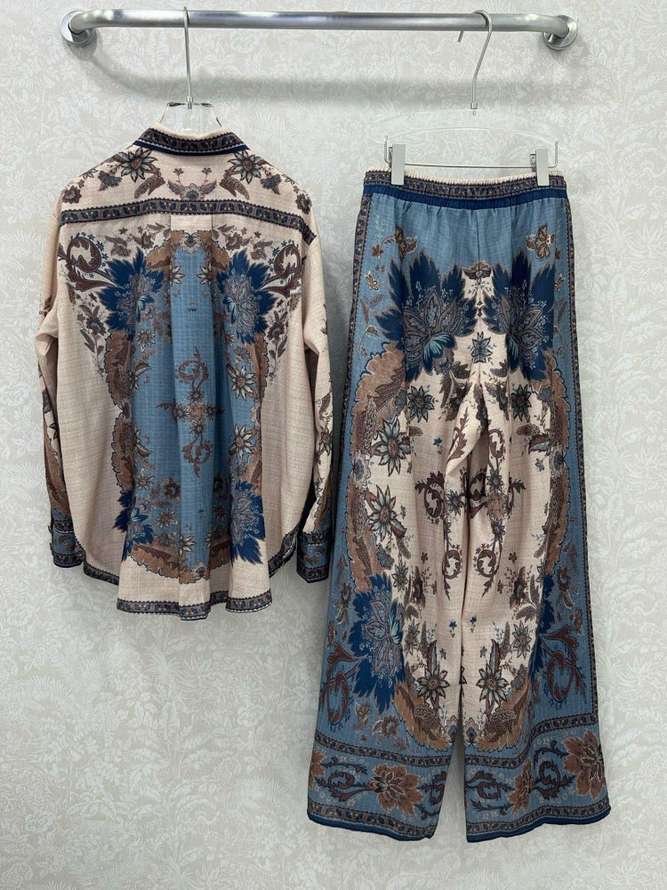 Костюм женский фото 9