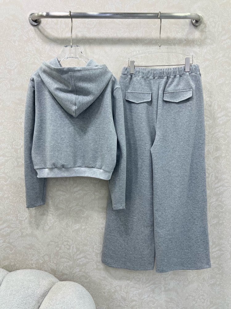 Костюм женский фото 9