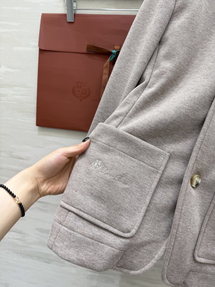 Костюм женский фото 9