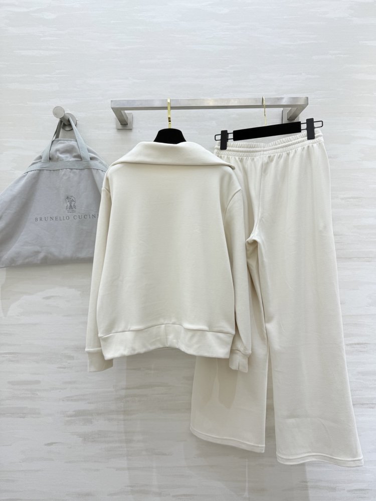 Костюм женский фото 9