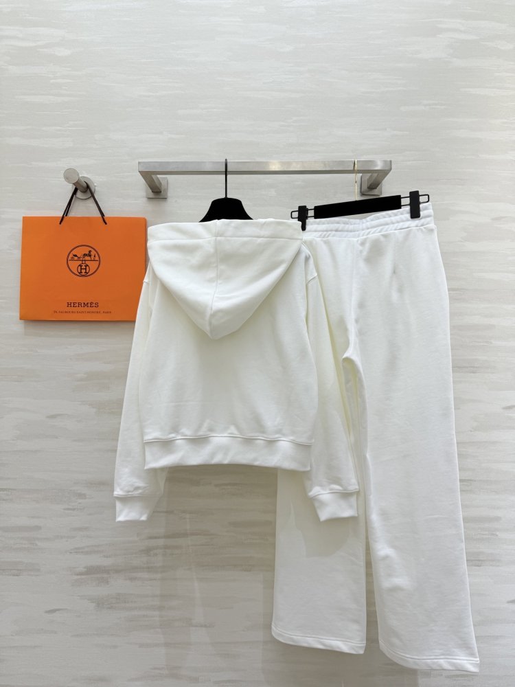 Костюм женский фото 9