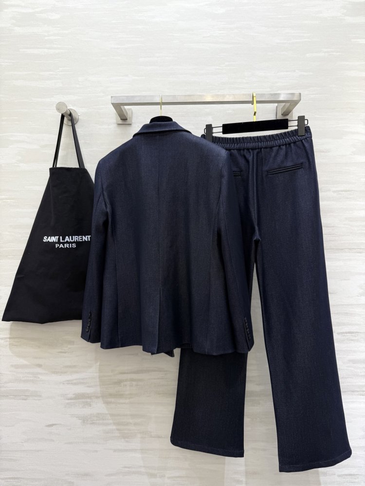 Костюм женский фото 9