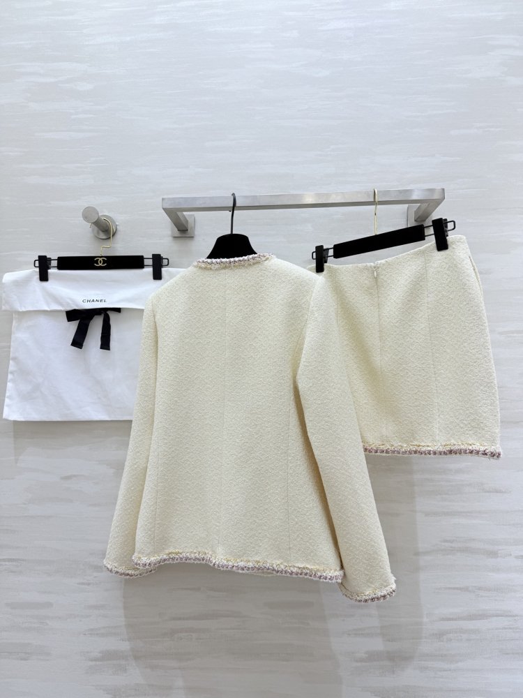 Костюм женский фото 9