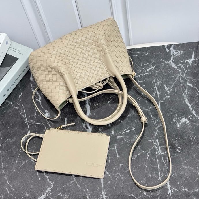 Кожаная двусторонняя сумка тоут Pinacoteca 24 см фото 6