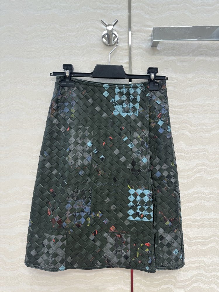 Leather skirt from cuts