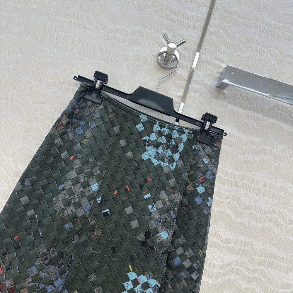 Leather skirt from cuts фото 2