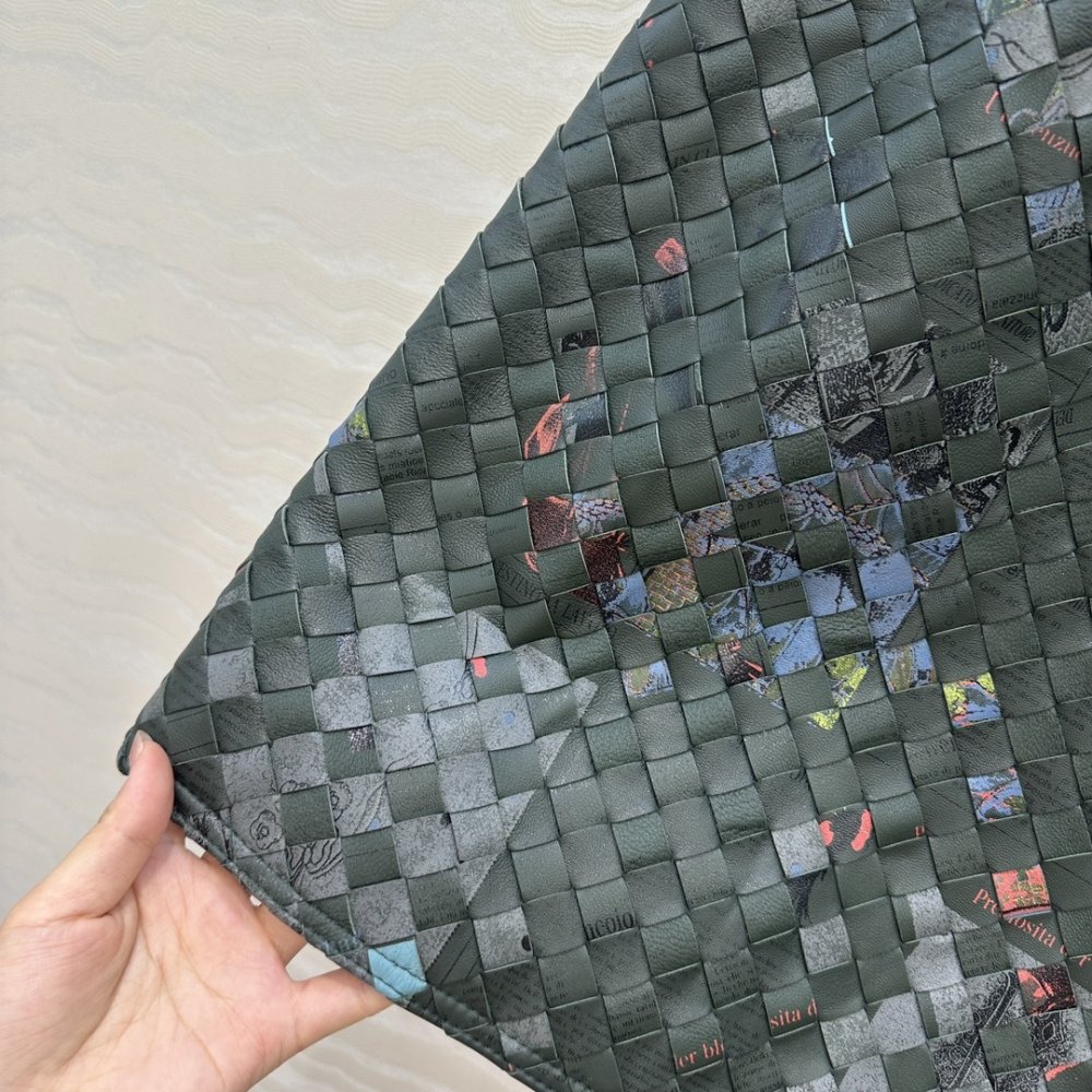 Leather skirt from cuts фото 5