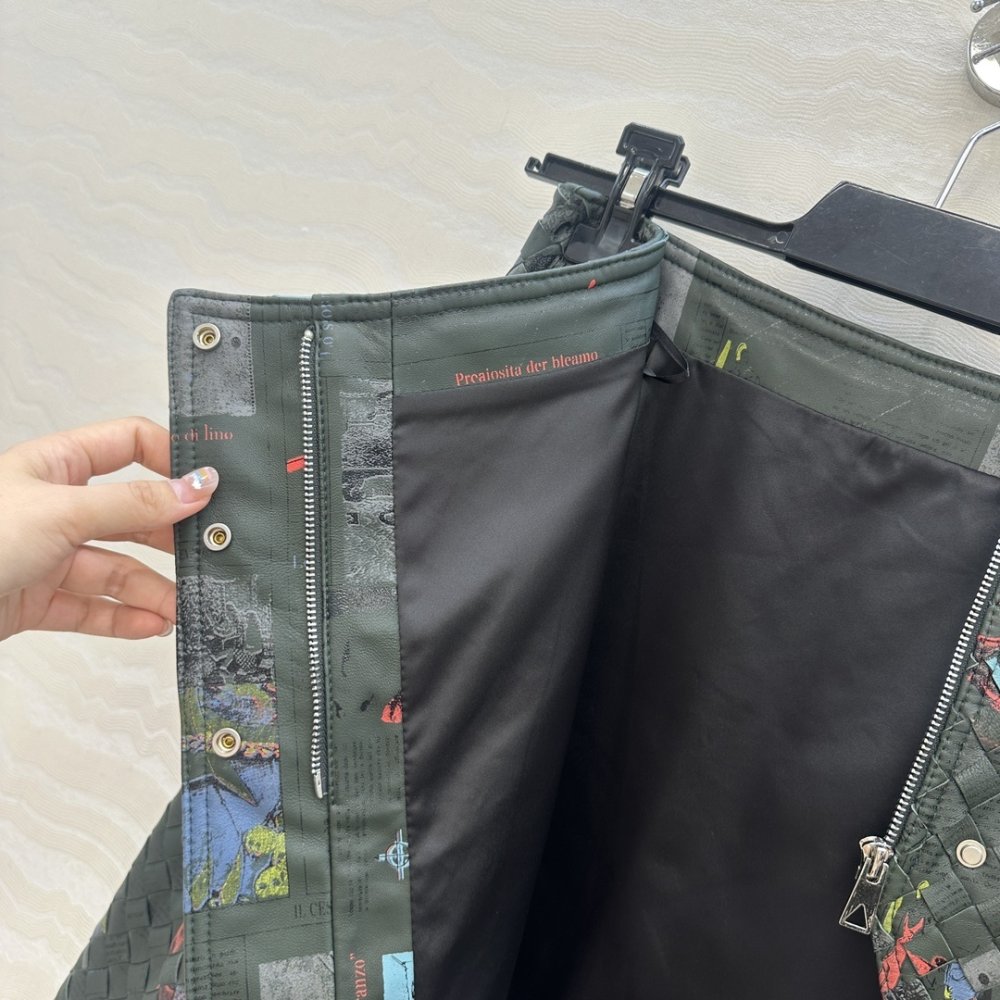 Leather skirt from cuts фото 8