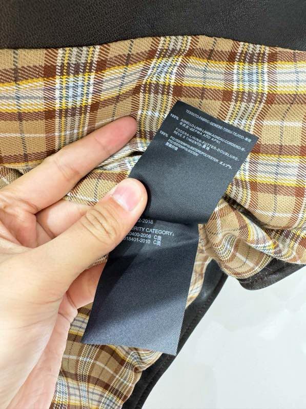 Кожаная куртка с меховым воротником фото 4