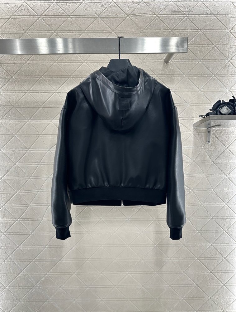 Шкіряна куртка жіноча фото 2