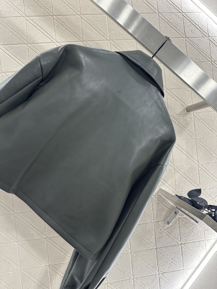 Кожаная куртка женская фото 4