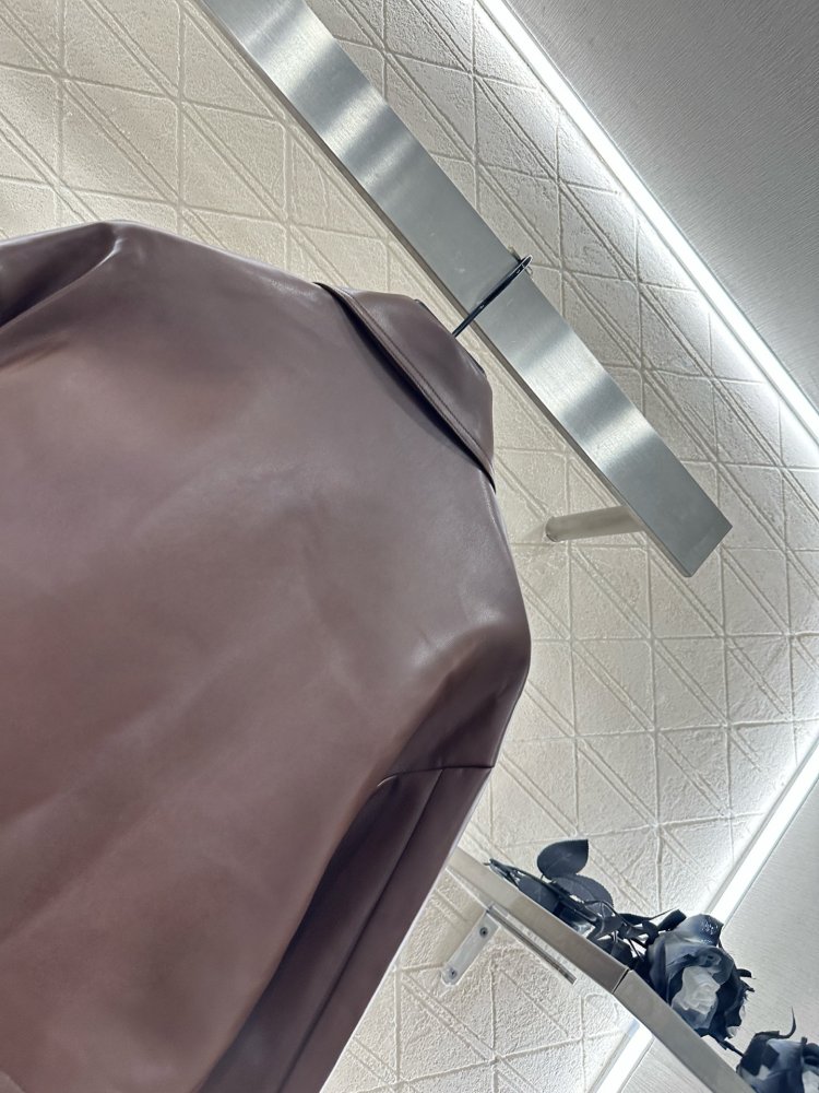 Кожаная куртка женская фото 4