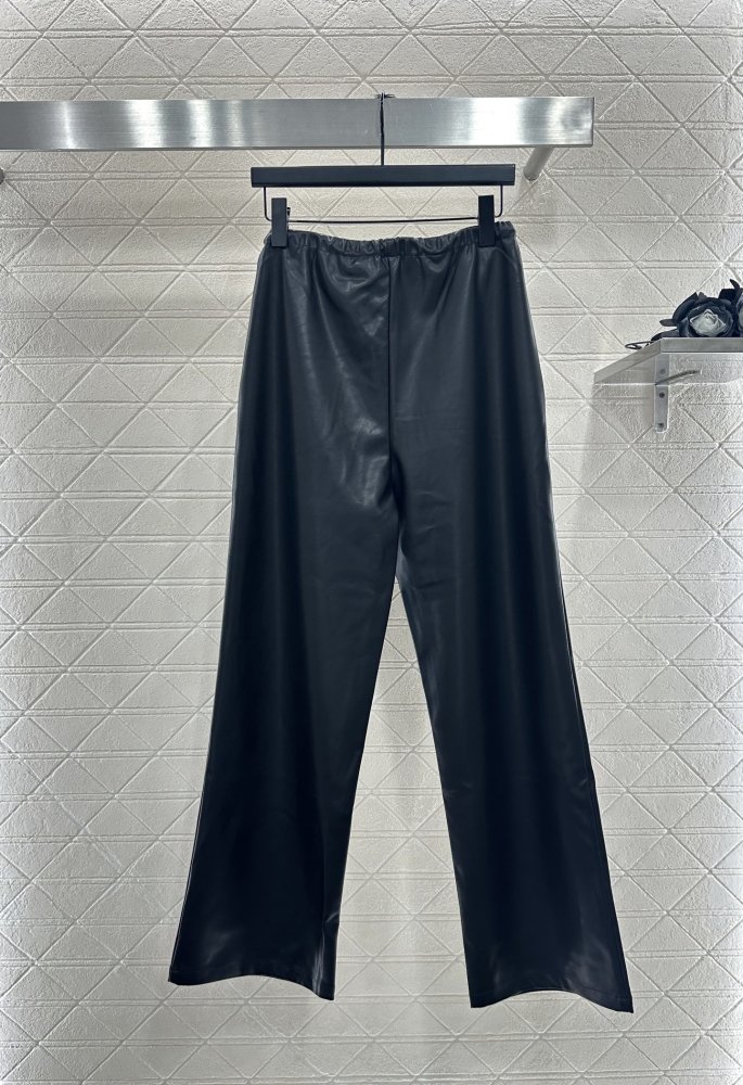 Шкіряна куртка жіноча фото 8