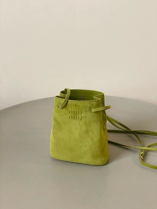 Кожаная мини сумка ведро фото 3