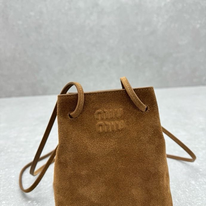 Кожаная мини сумка ведро фото 8