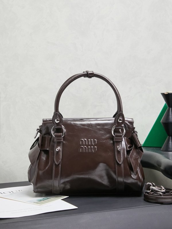 Leather I got involved a bag 27 cm 5BA327