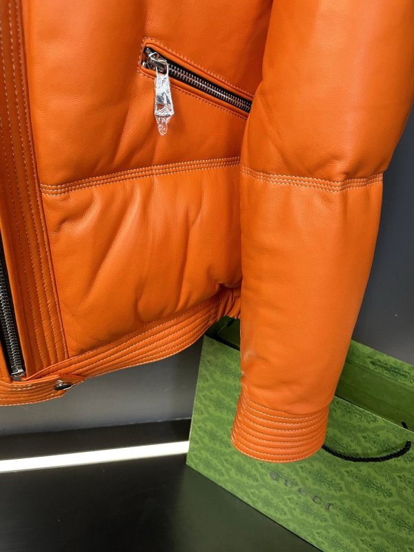 Кожаная мужская дубленка на пуху с меховым воротником фото 6