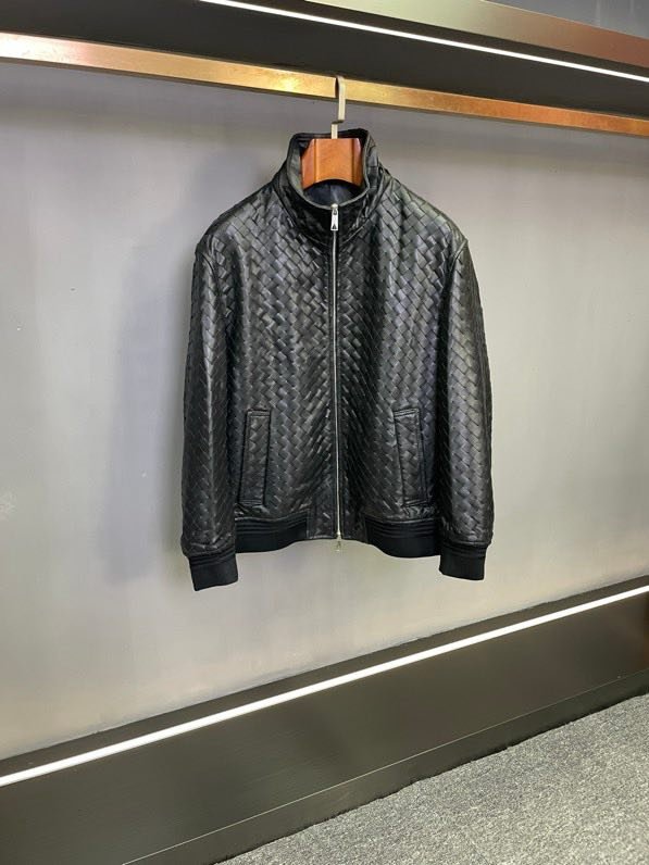 Шкіряна чоловіча куртка