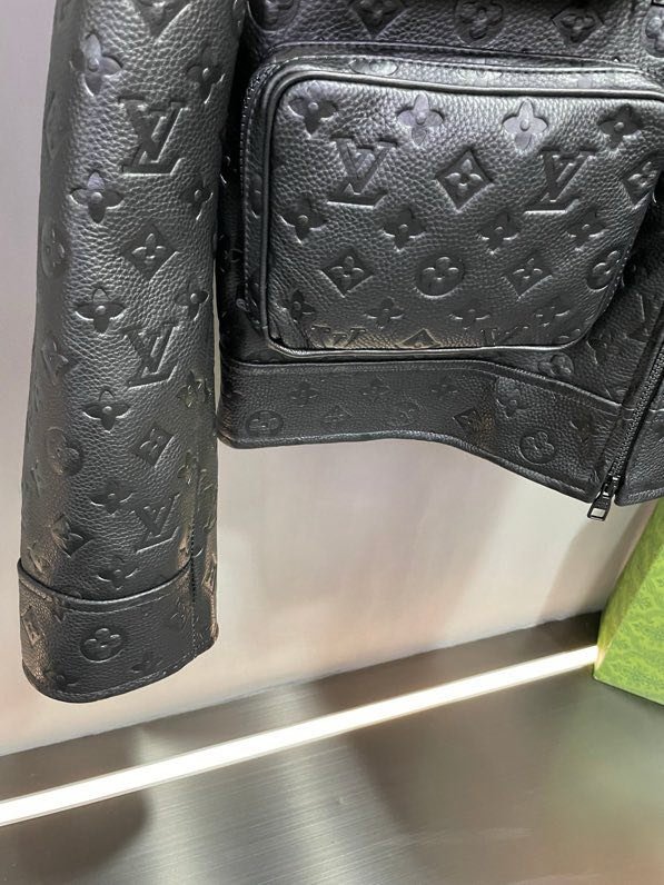 Кожаная мужская куртка фото 3