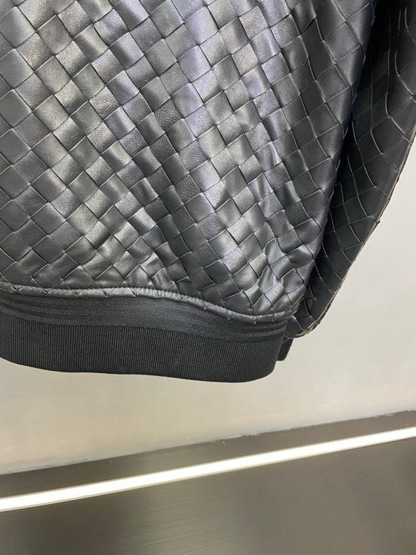 Шкіряна чоловіча куртка фото 4