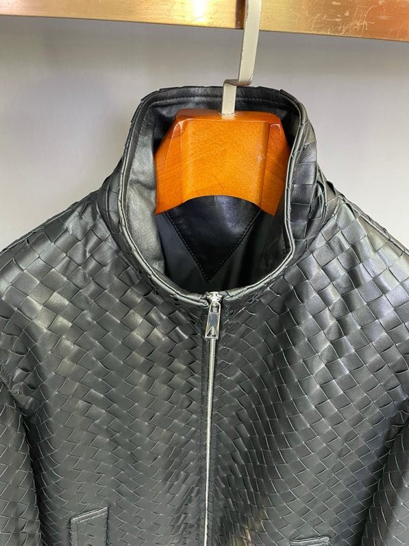 Шкіряна чоловіча куртка фото 6