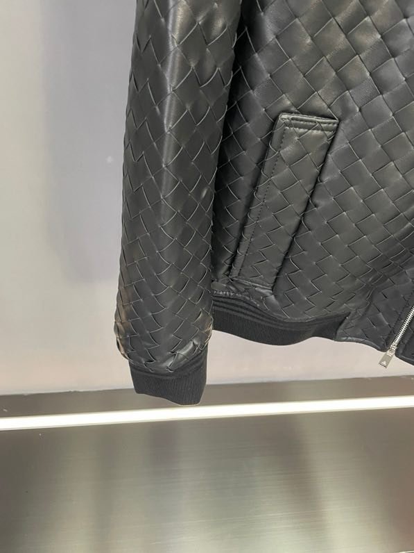 Шкіряна чоловіча куртка фото 8